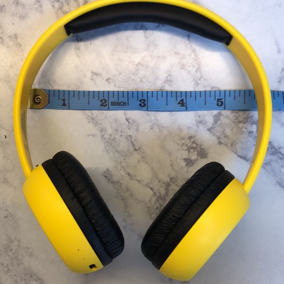 Pickachu Headphones, MewTwo Battle Figure Pack & My Partner Charmander - Picture 7 of 15